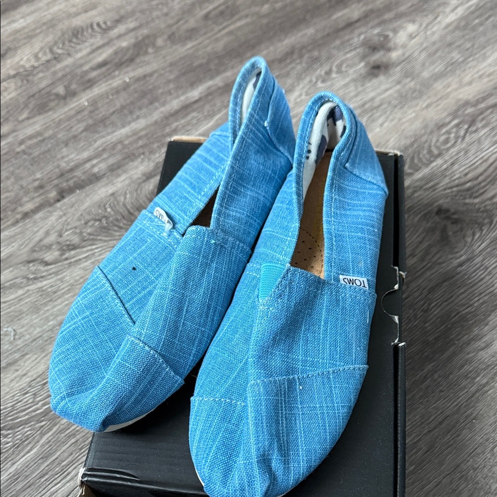 Toms Vibrant Blue Canvas Slip-Ons